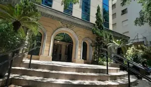 Entrada do edifício onde está localizado o escritório Lomes Advocacia, no Jardim Paulista, São Paulo